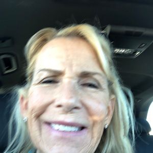 Meet your Posher, Carly